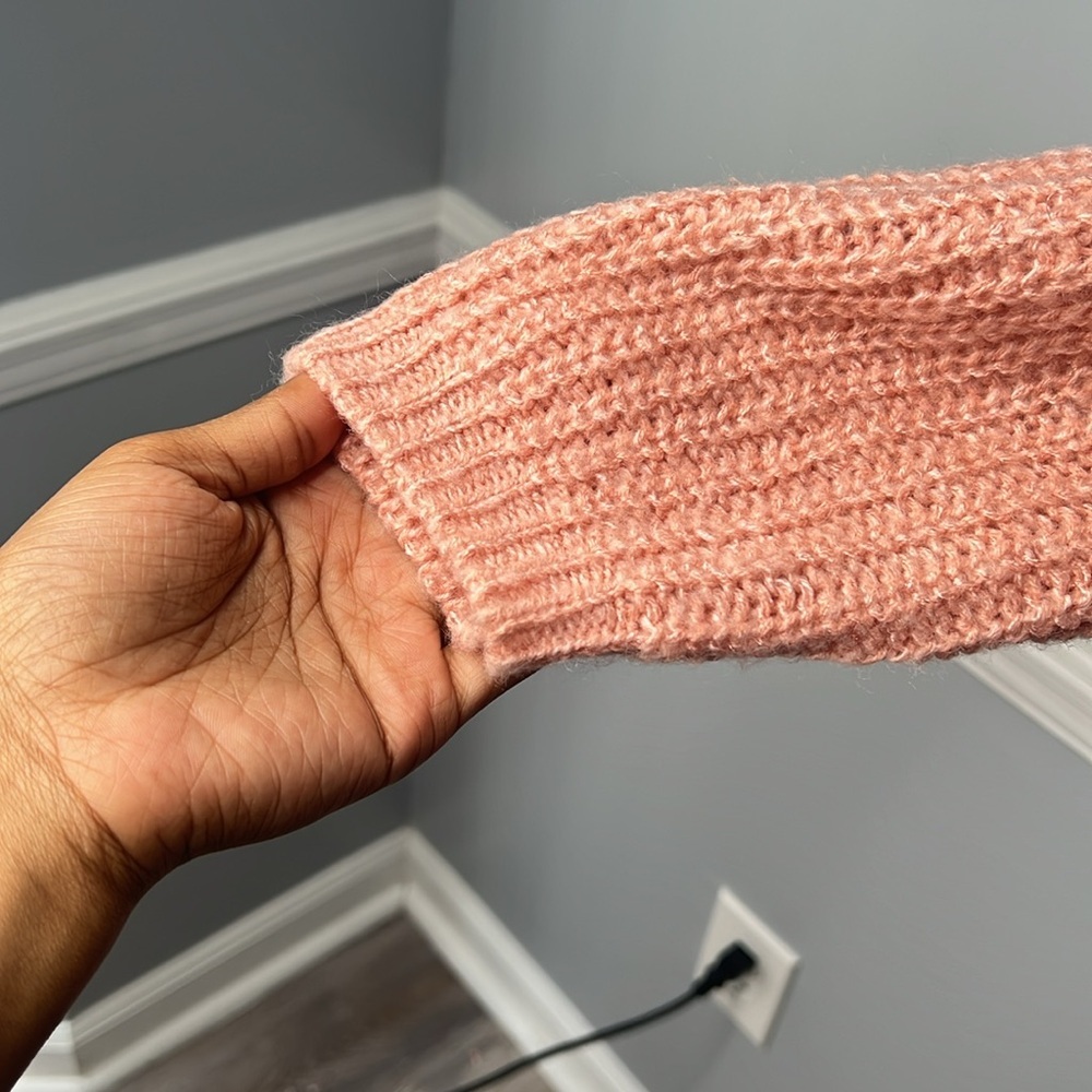 Women’s St. John’s Bay Pink Knit Oversized V- neck Sweater Size Large - Picture 3 of 4